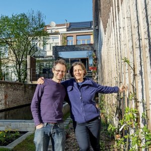 Bart en Lutgard in hun Brusselse stadstuin